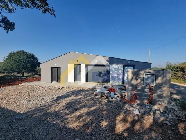 Kuća na prodaju 172 m² – Rebići