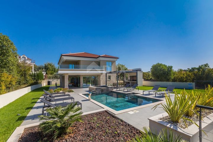 Kuća na prodaju 240 m² – Brzac