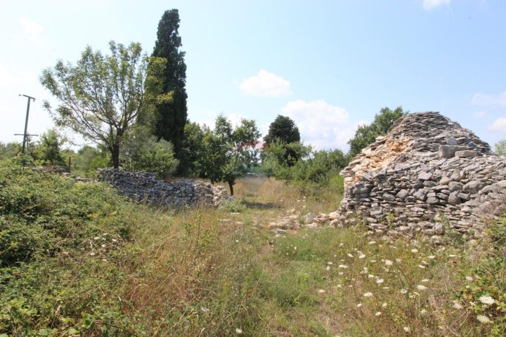 Zemljište na prodaju 9718 m² – Vodnjan