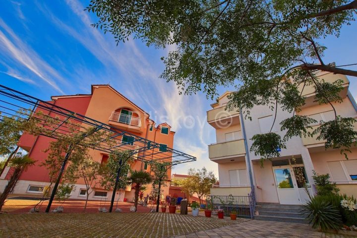 Lokal użytkowy na sprzedaż 1155 m² – Vodice
