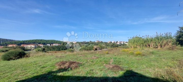 Pozemek na prodej 1059 m² – Lopar