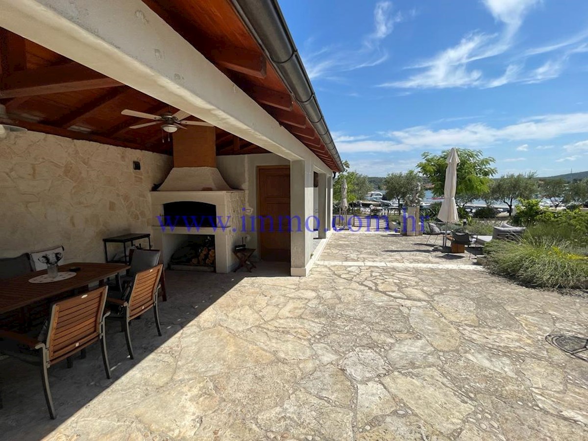 Business premises For sale - ŠIBENSKO-KNINSKA Šibenik