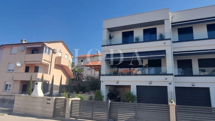 Mieszkanie na sprzedaż 154 m² – Crikvenica