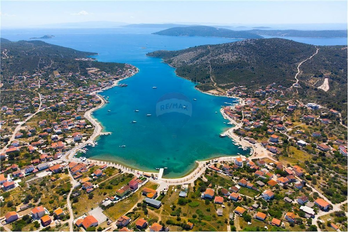 Grundstück Zu verkaufen - SPLITSKO-DALMATINSKA MARINA