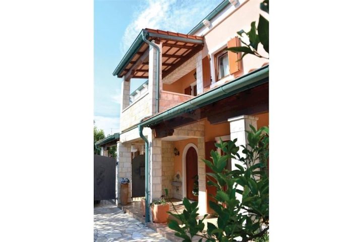 Dom na predaj 123 m² – Novalja