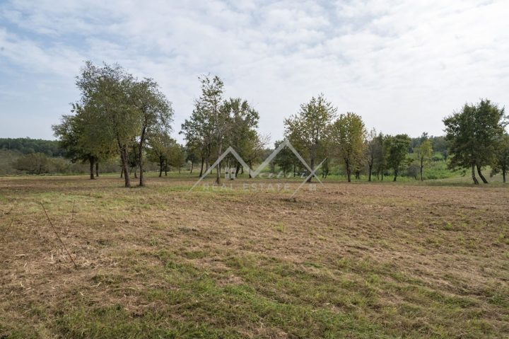 Parcela na predaj 832 m² – Poreč