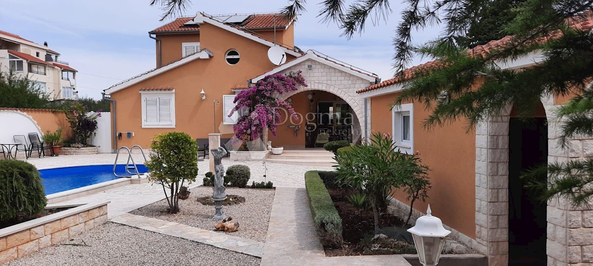 Casa In vendita - ŠIBENSKO-KNINSKA VODICE