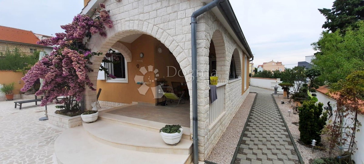 Casa In vendita - ŠIBENSKO-KNINSKA VODICE