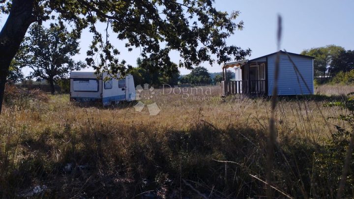 Zemljište na prodaju 492 m² – Medulin