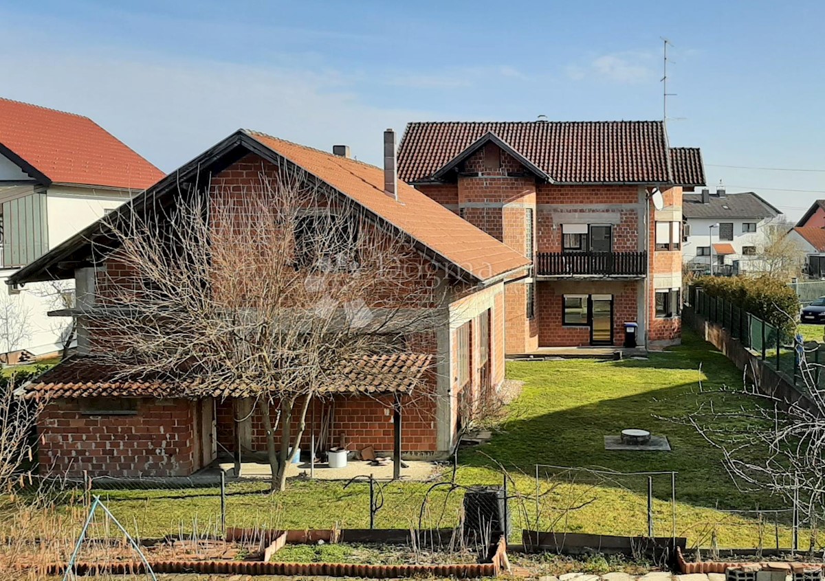 Maison À vendre - ZAGREBAČKA SVETA NEDELJA