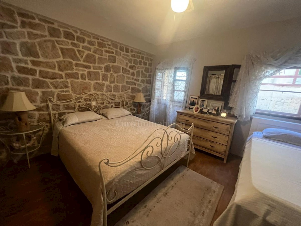 Maison À vendre - ŠIBENSKO-KNINSKA PIROVAC