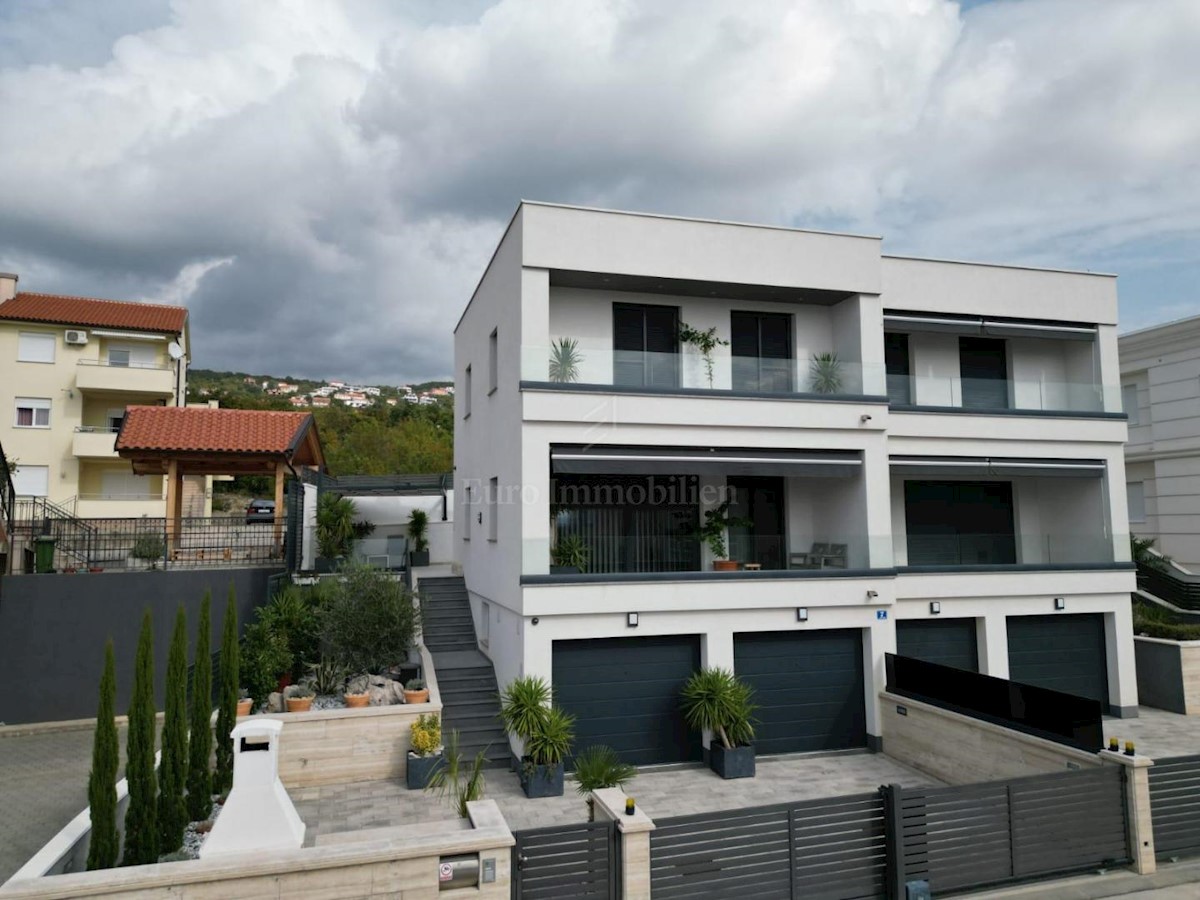 Stan Na prodaju - PRIMORSKO-GORANSKA CRIKVENICA