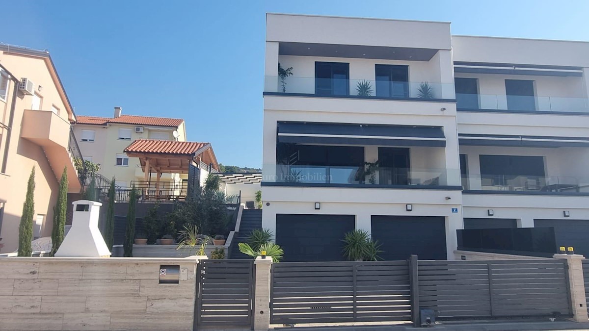 Appartamento In vendita - PRIMORSKO-GORANSKA Crikvenica