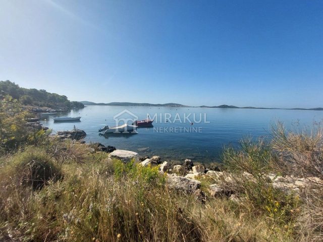 Land for sale – Betina