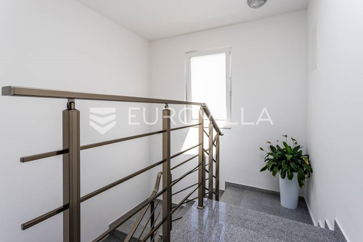 Flat For rent - SPLITSKO-DALMATINSKA PODSTRANA