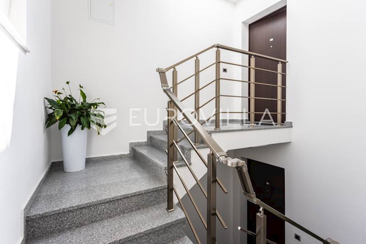 Flat For rent - SPLITSKO-DALMATINSKA PODSTRANA