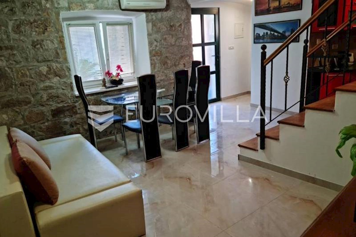 Appartement À louer - SPLITSKO-DALMATINSKA SPLIT