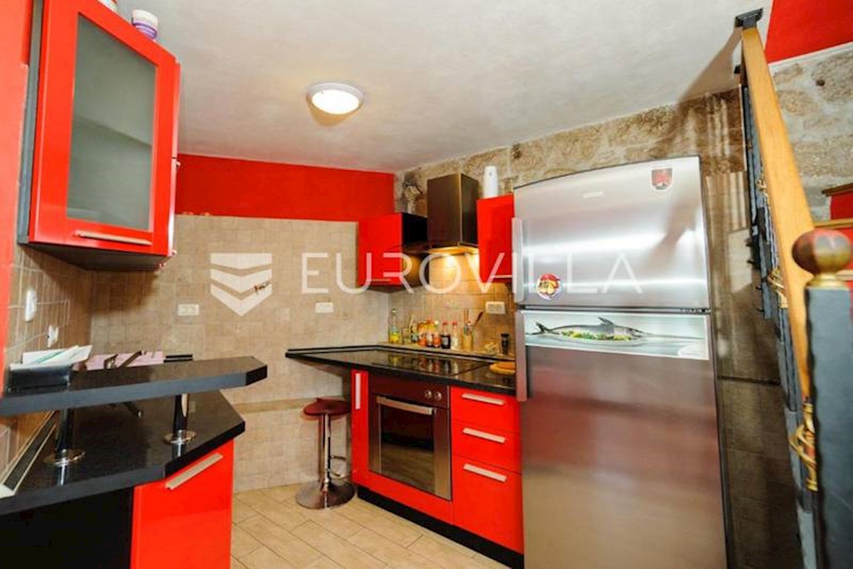 Appartement À louer - SPLITSKO-DALMATINSKA SPLIT