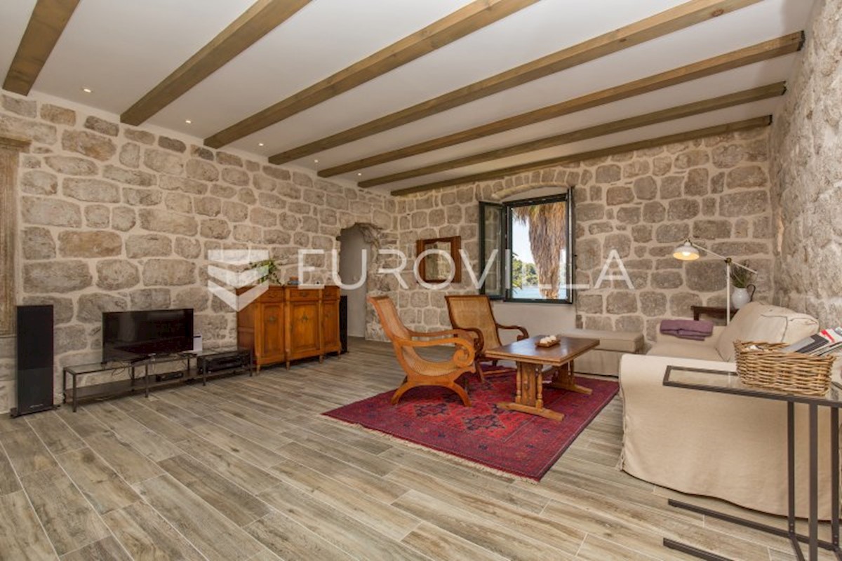 Casa In vendita - DUBROVAČKO-NERETVANSKA DUBROVNIK