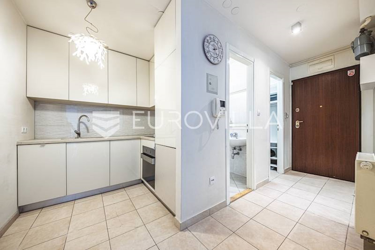 Appartement À louer - GRAD ZAGREB ZAGREB