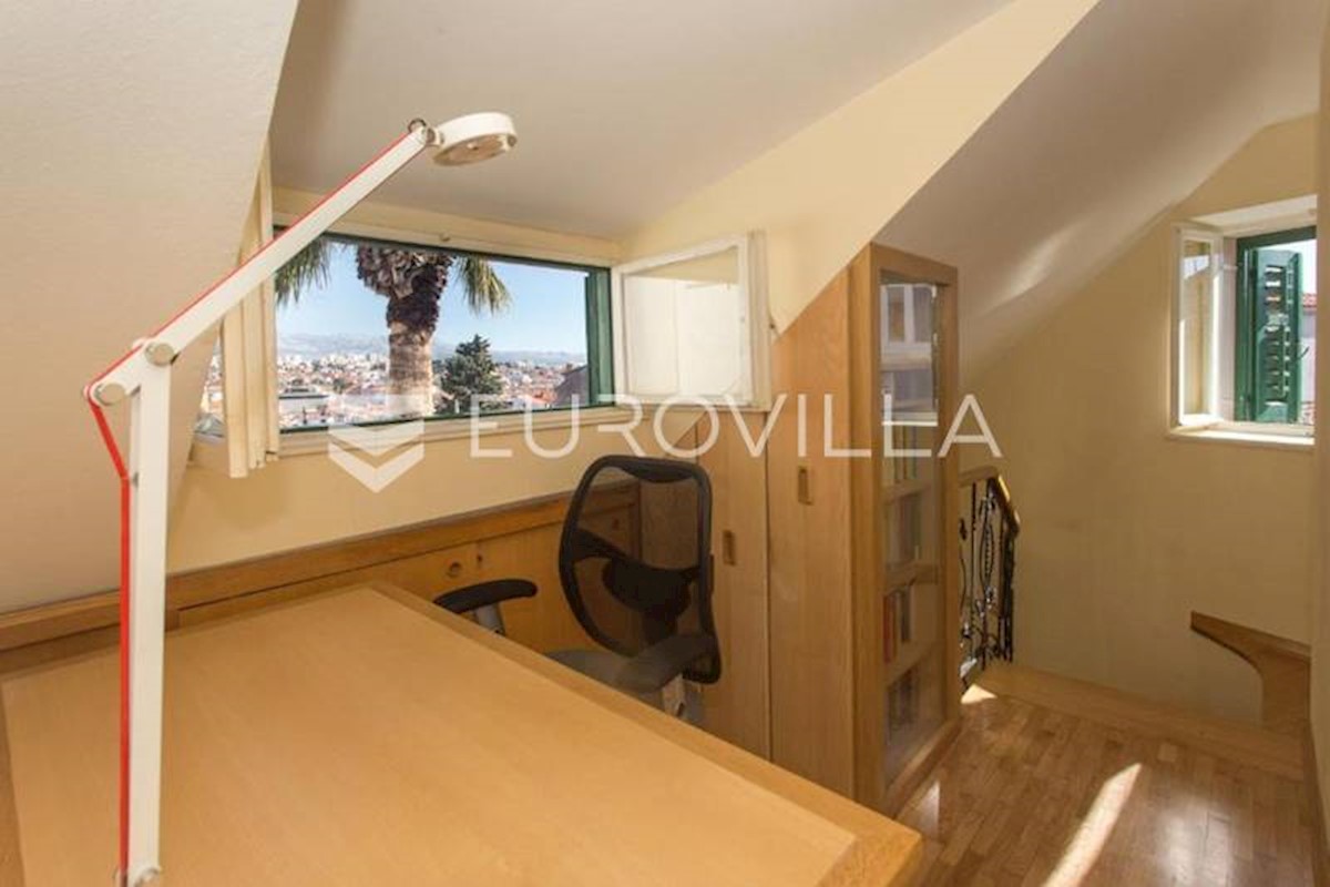 Appartement À louer - SPLITSKO-DALMATINSKA SPLIT