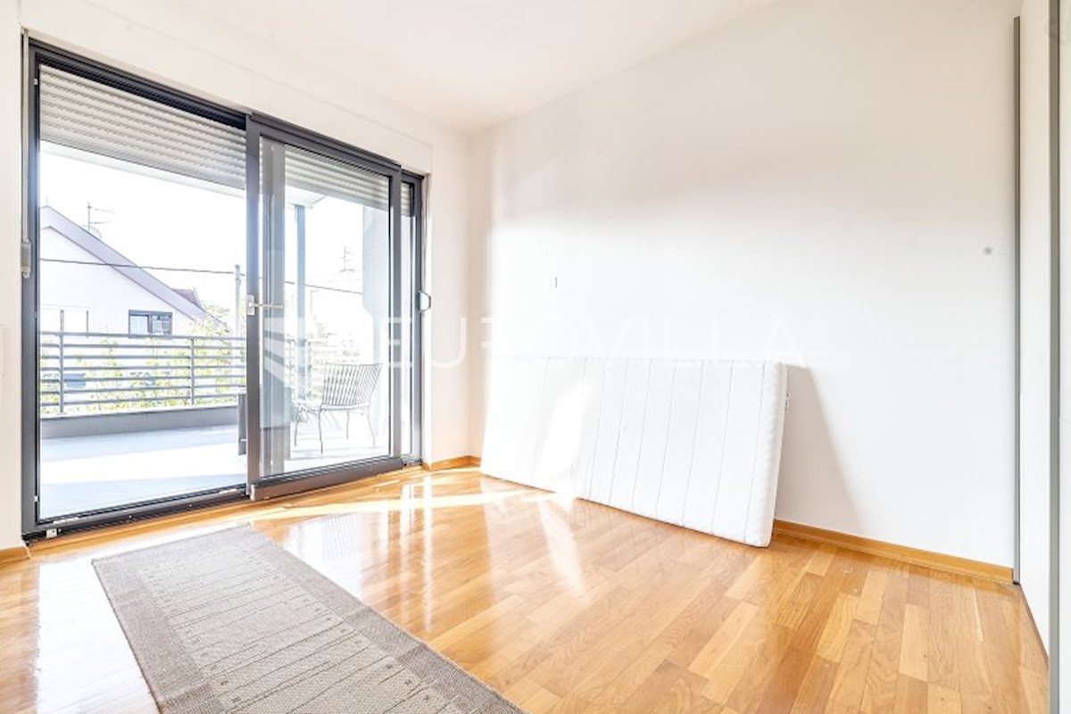 Apartmán Na predaj - GRAD ZAGREB ZAGREB