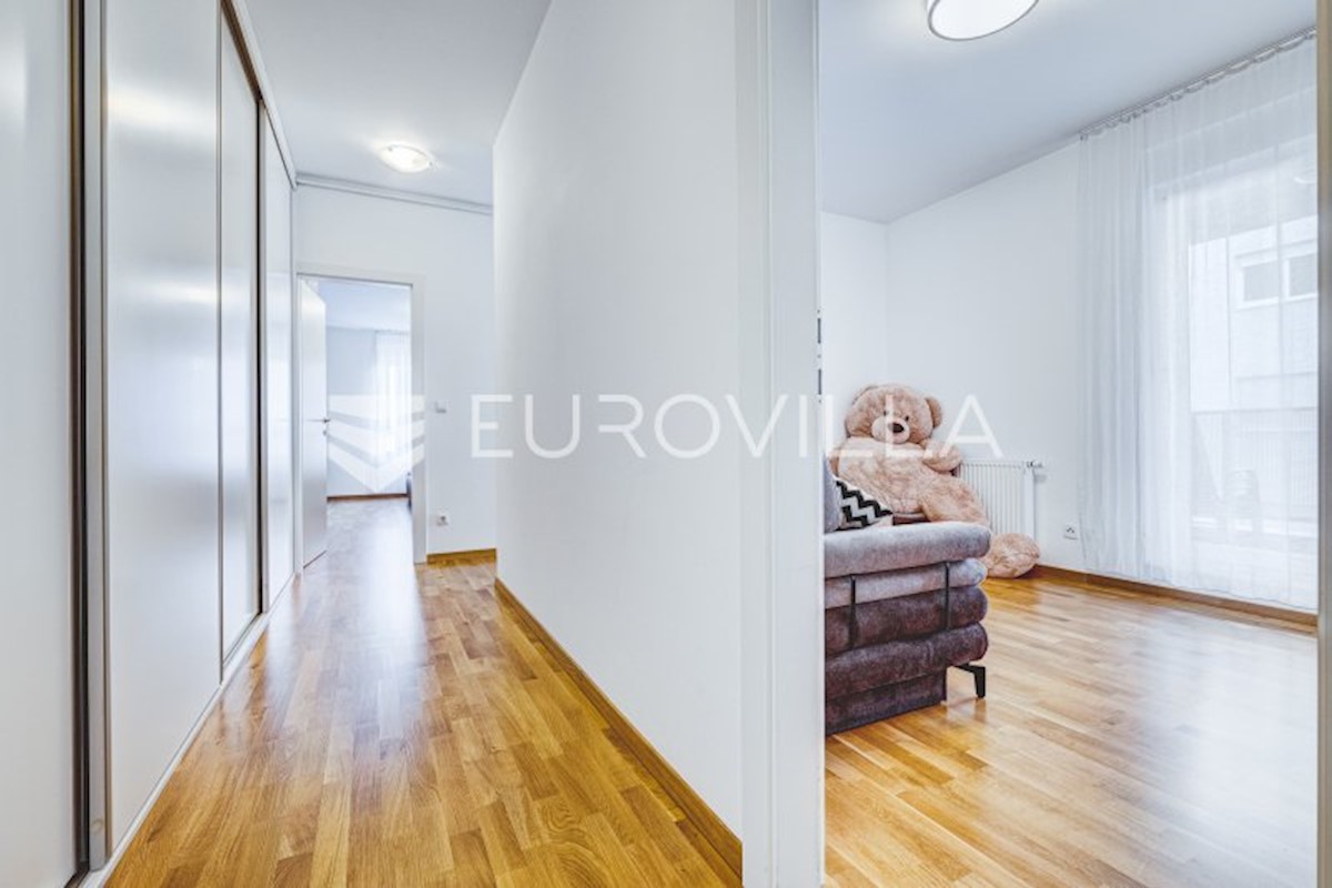 Apartmán Na predaj - GRAD ZAGREB ZAGREB