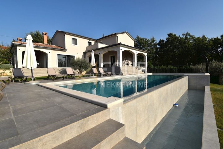 Casa in vendita 270 m² – Vižinada
