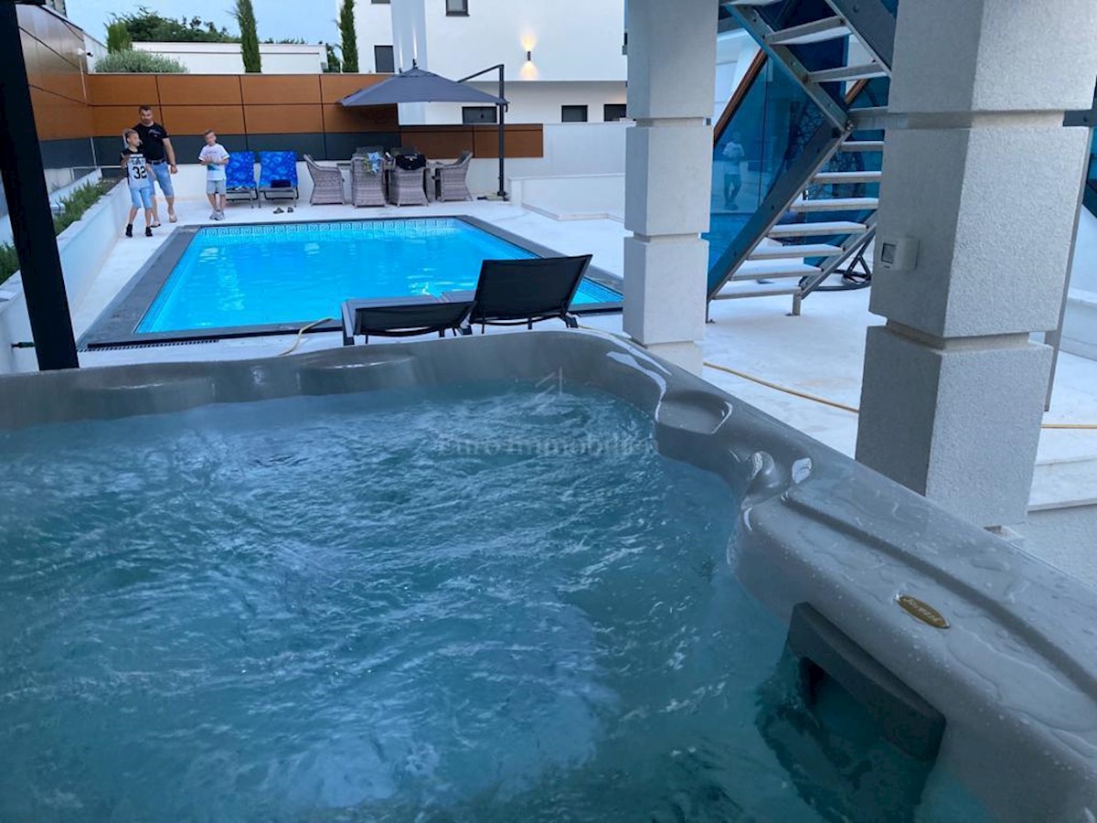 House For sale - PRIMORSKO-GORANSKA CRIKVENICA