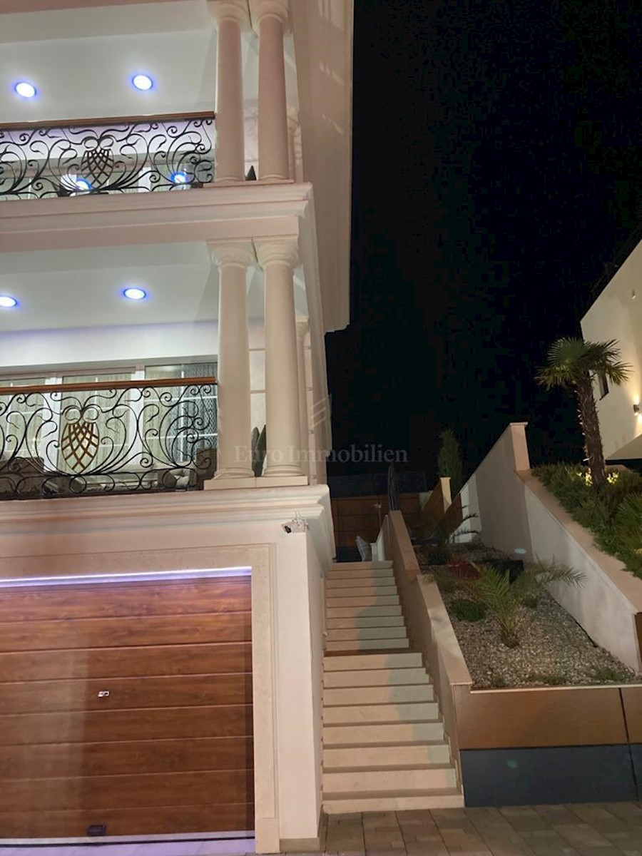 House For sale - PRIMORSKO-GORANSKA CRIKVENICA