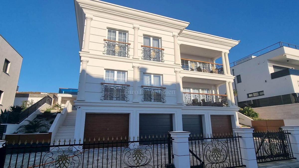 House For sale - PRIMORSKO-GORANSKA CRIKVENICA