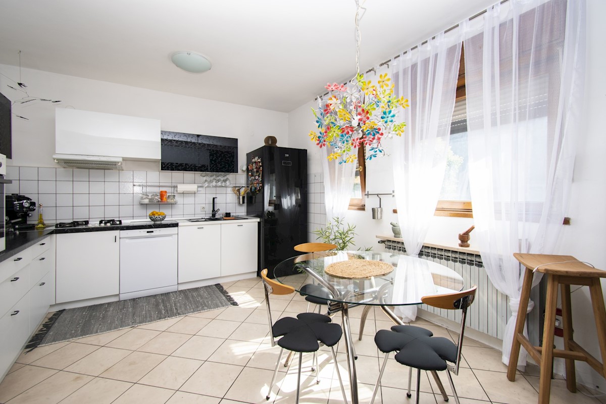 Apartmán Na predaj - ŠIBENSKO-KNINSKA ŠIBENIK