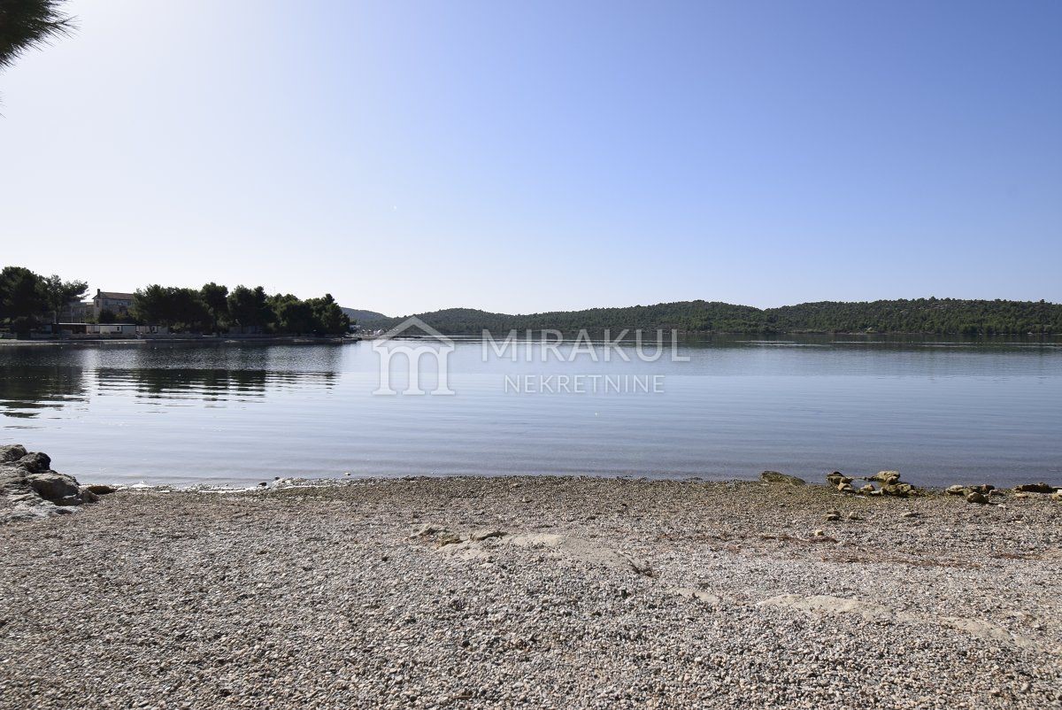 Parcela Naprodaj - ŠIBENSKO-KNINSKA Pirovac