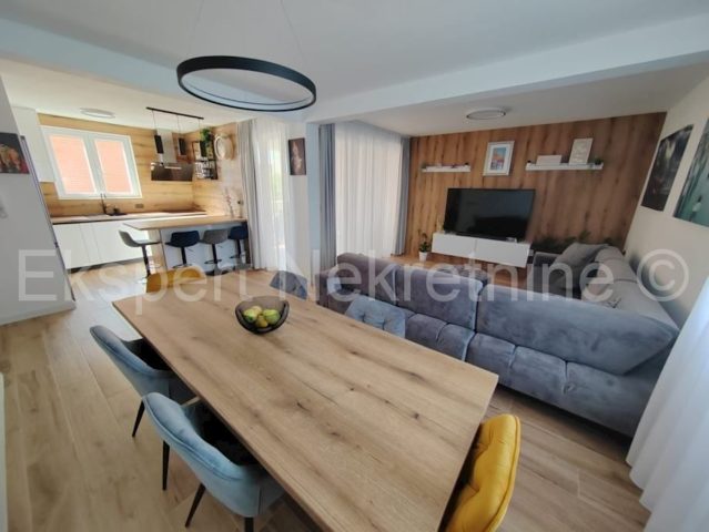 Maison à vendre 377 m² – Kaštel Štafilić