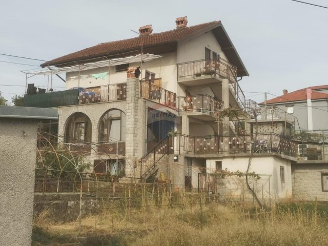 Casa in vendita 395 m² – Grbci