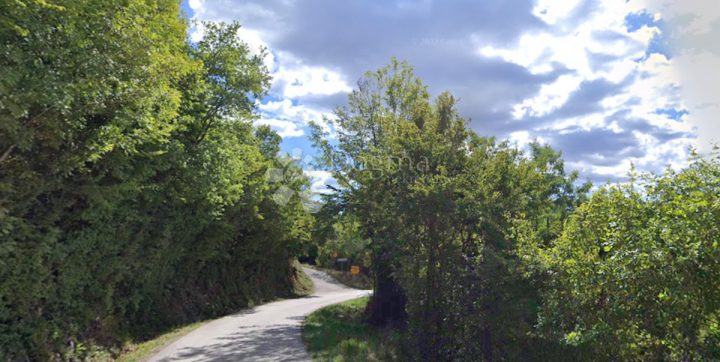 Zemljište na prodaju 2154 m² – Hum