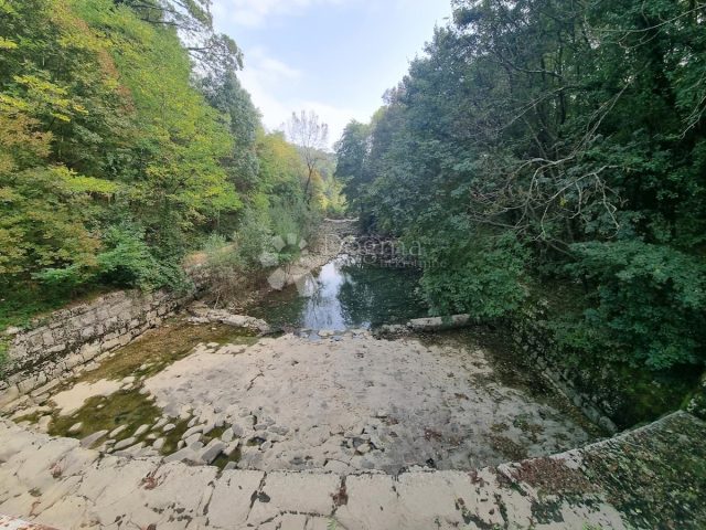 Land for sale 1110 m² – Rijeka