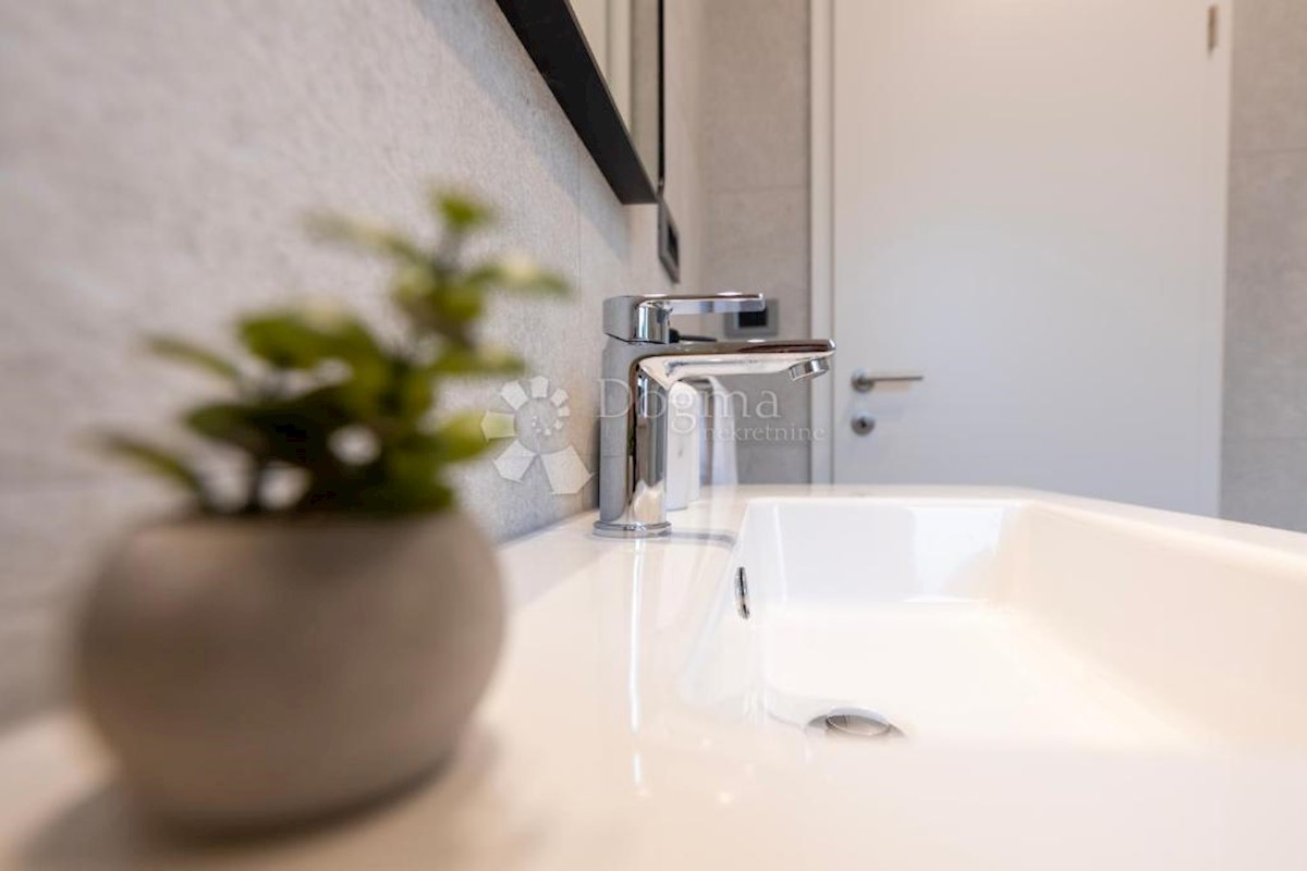 Apartmán Na predaj - ISTARSKA POREČ
