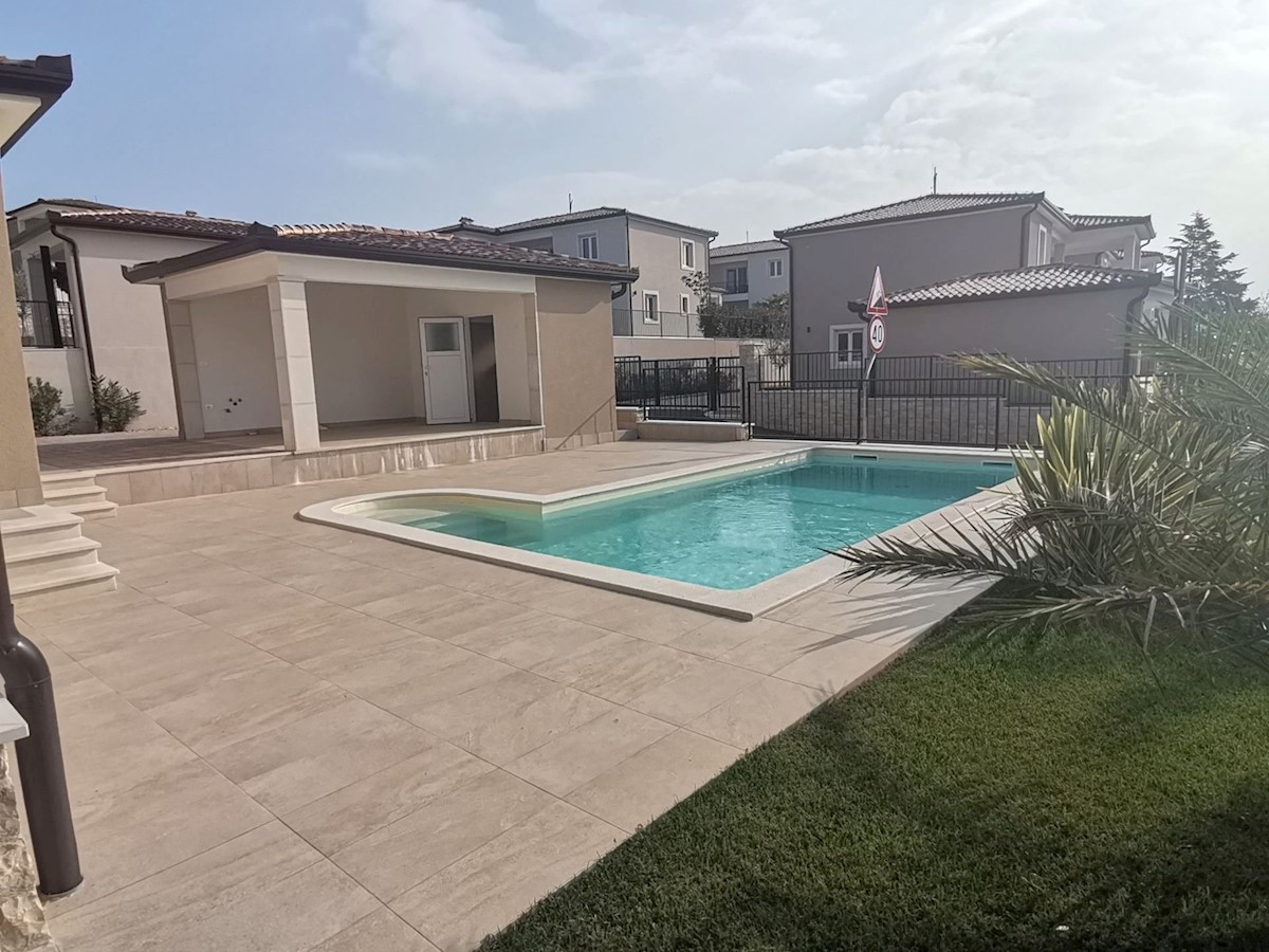 Kuća Na prodaju - ISTARSKA UMAG