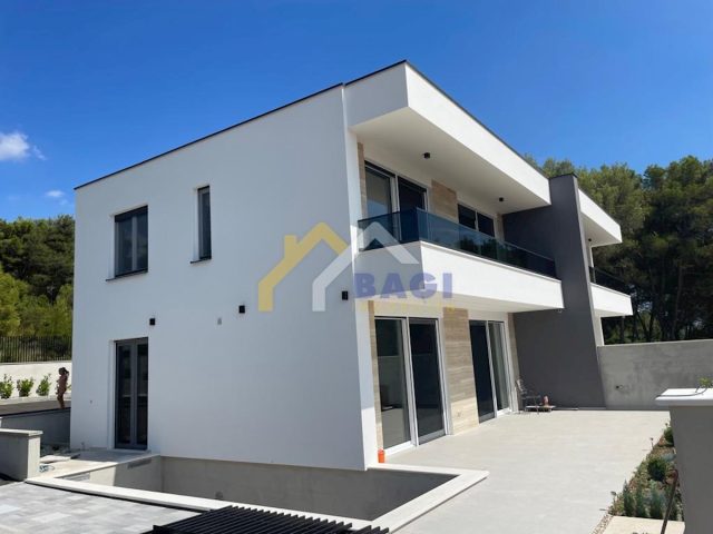 Hiša na predaj 181 m² – Bibinje