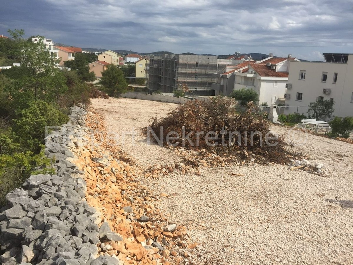 Grundstück Zu verkaufen - ŠIBENSKO-KNINSKA ROGOZNICA