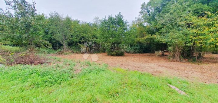 Działka na sprzedaż 973 m² – Pićan