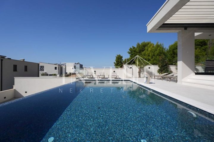 House for sale 302 m² – Podstrana