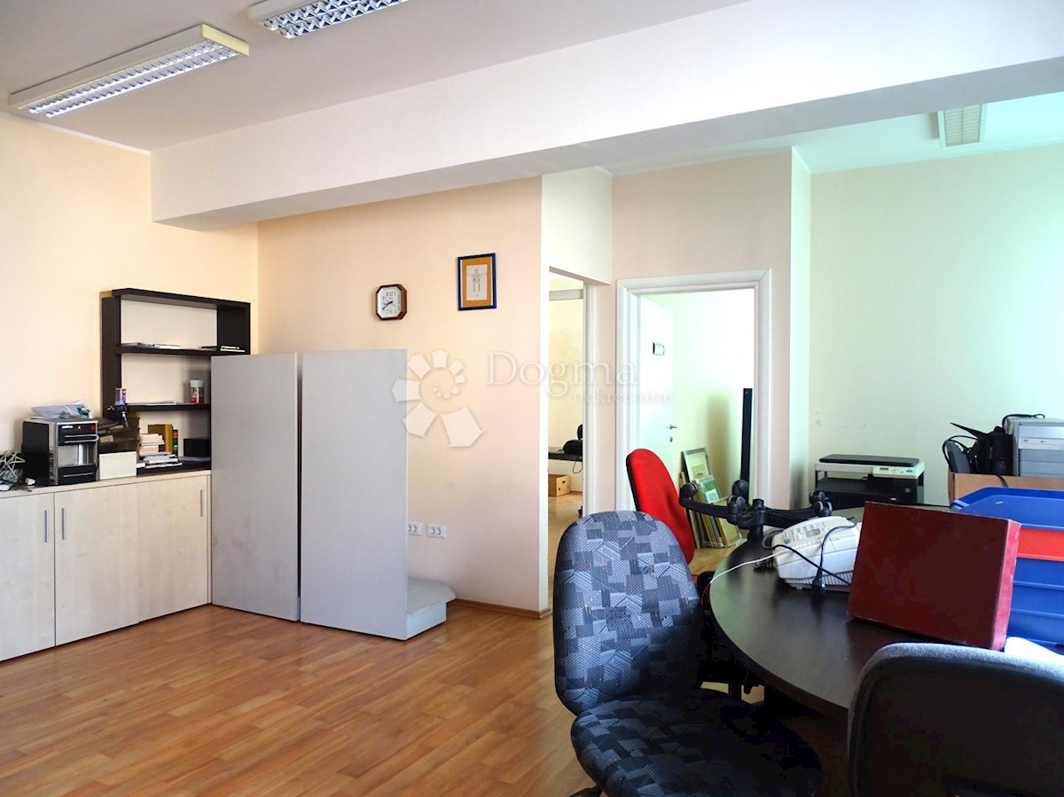 Business premises For rent - PRIMORSKO-GORANSKA RIJEKA