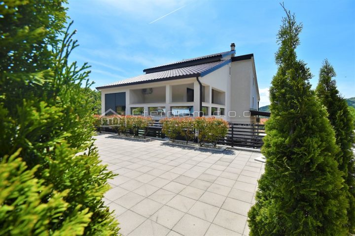 Dom na predaj 390 m² – Grižane