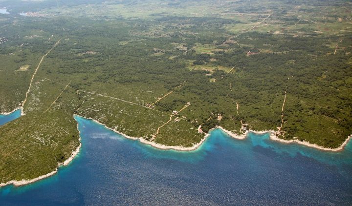 Działka na sprzedaż 10000 m² – Stari Grad