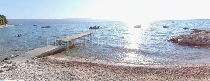 Zemljište na prodaju 1360 m² – Omiš