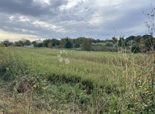 Parcela na predaj 2052 m² – Valbandon