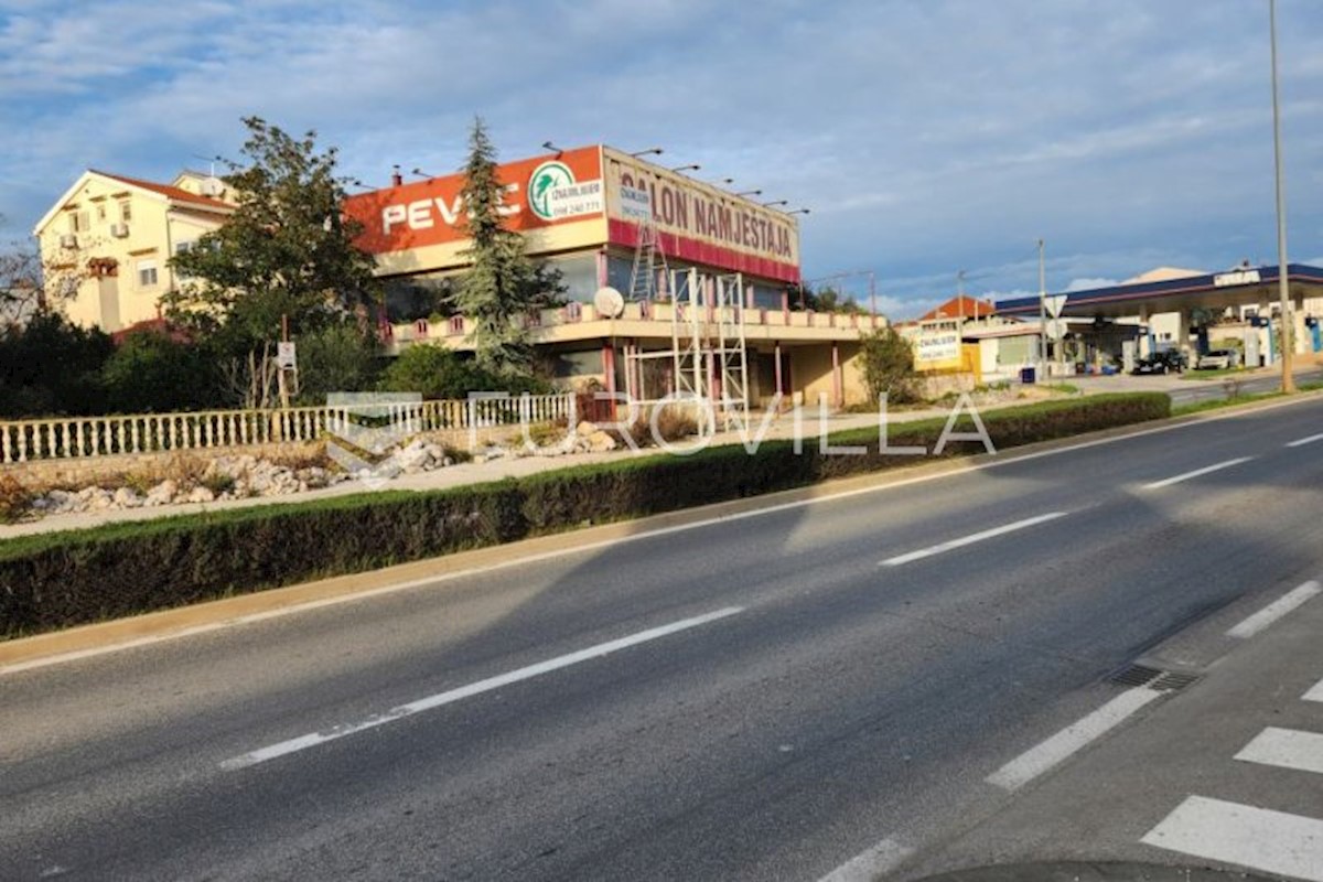 Locaux commerciaux À vendre