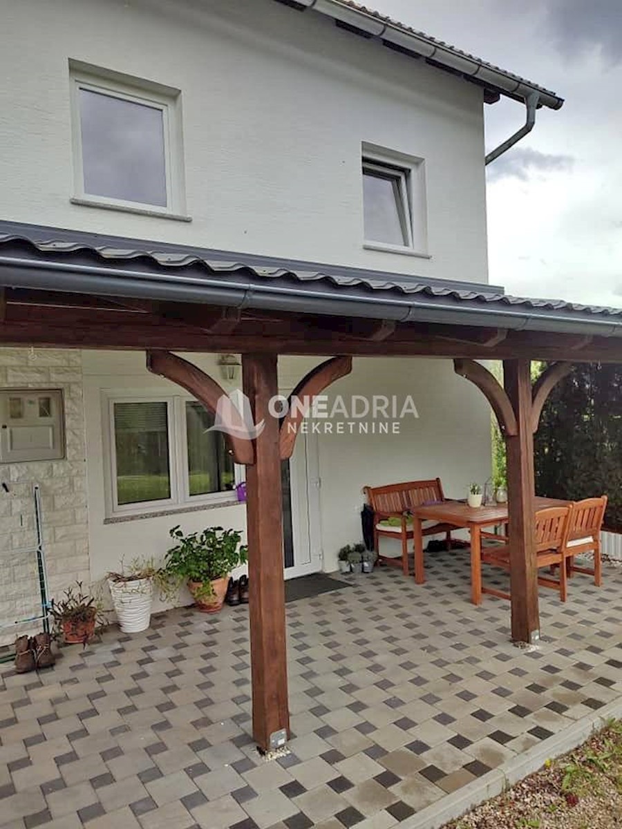 House For sale - KARLOVAČKA RAKOVICA